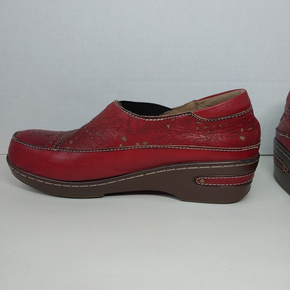 L'Artiste by Spring Step Womens Sz EU 38 US 8 Burbank embossed Red Heeled Clogs - Picture 11 of 14